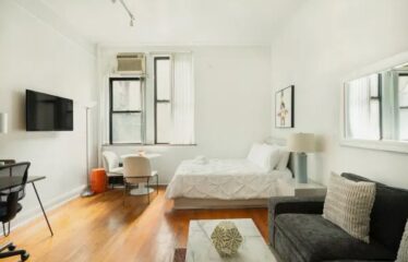 Bright and comfy studio apartment in the heart of Chelsea