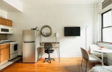 Bright and comfy studio apartment in the heart of Chelsea