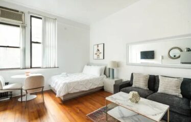 Bright and comfy studio apartment in the heart of Chelsea