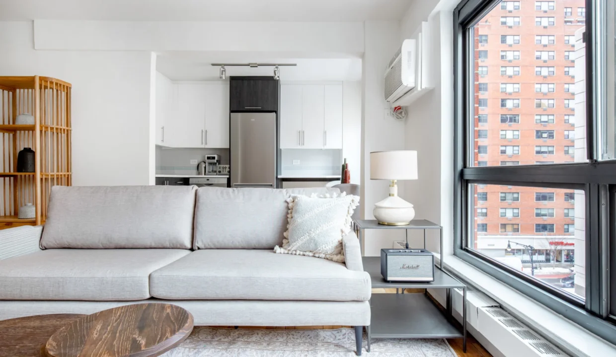 Bright Midtown East Studio 1