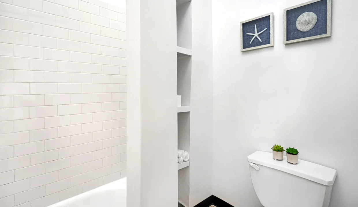 New post apt Toilet
